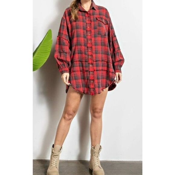 Easel Womens Mineral Wash Red Plaid Button Oversized Top Sz Medium - Picture 3 of 9